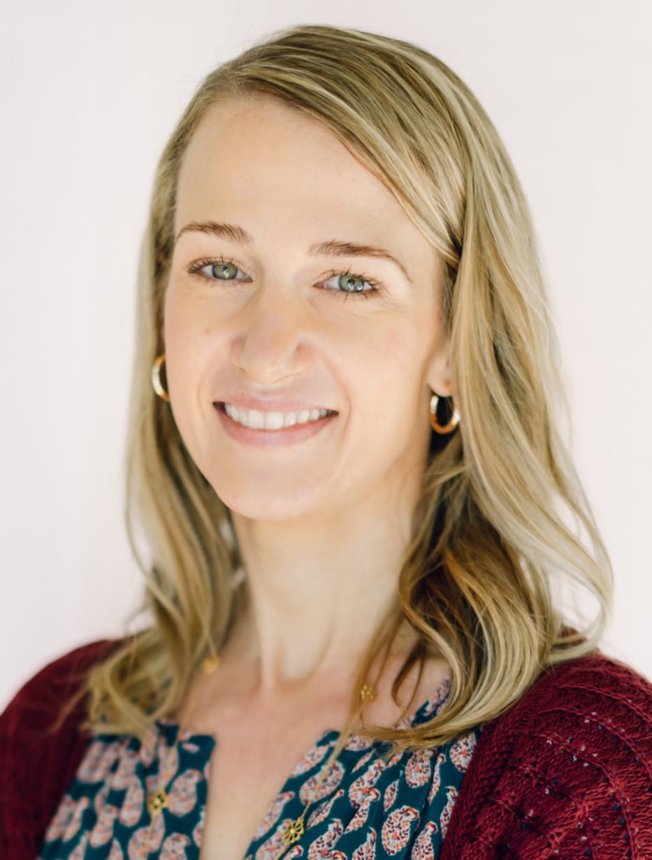 Leslie Ann B Curry Headshot