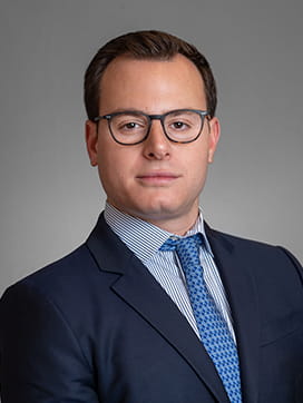 Simon Wein Headshot